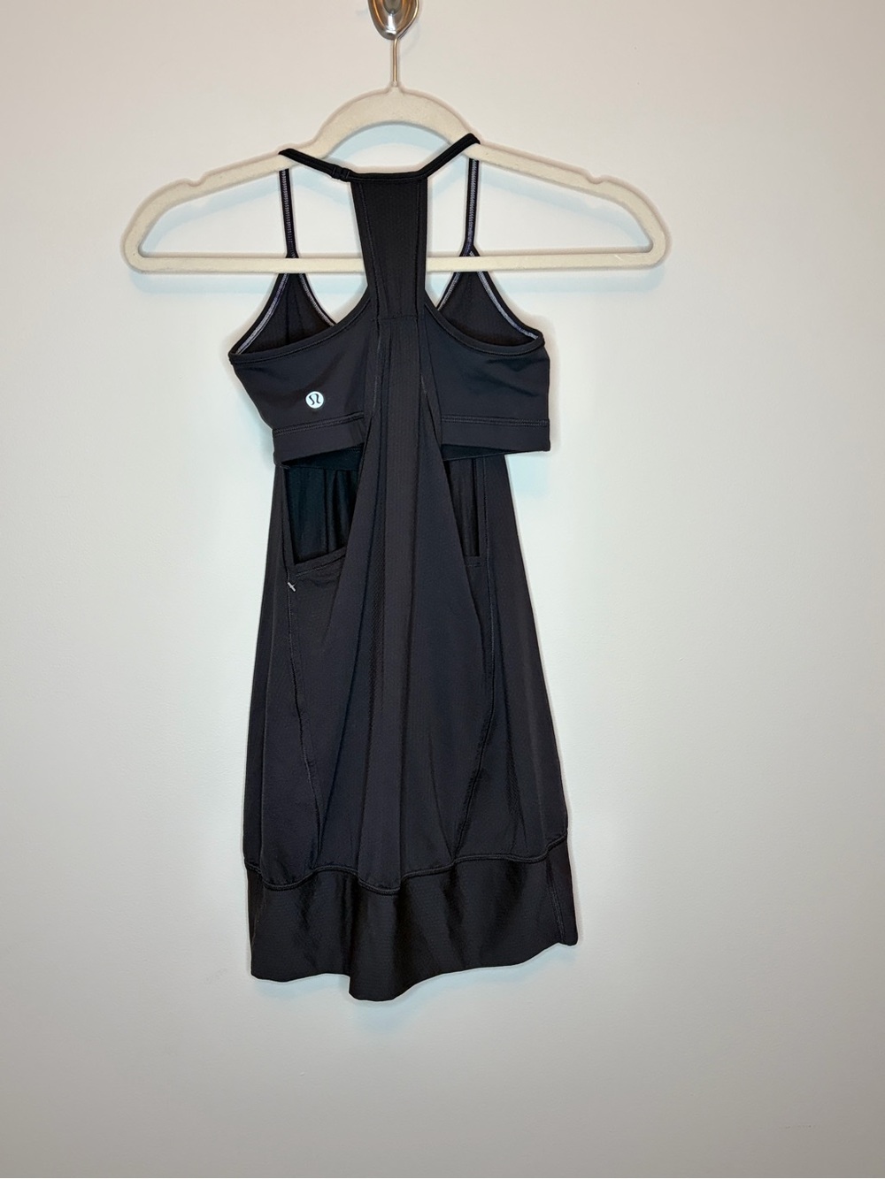 Lululemon Black Power Y Tank Shirt Size 4 w/ built in Bra - Picture 6 of 6